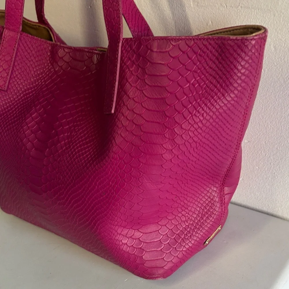 GiGi New York Fuchsia Textured Tote